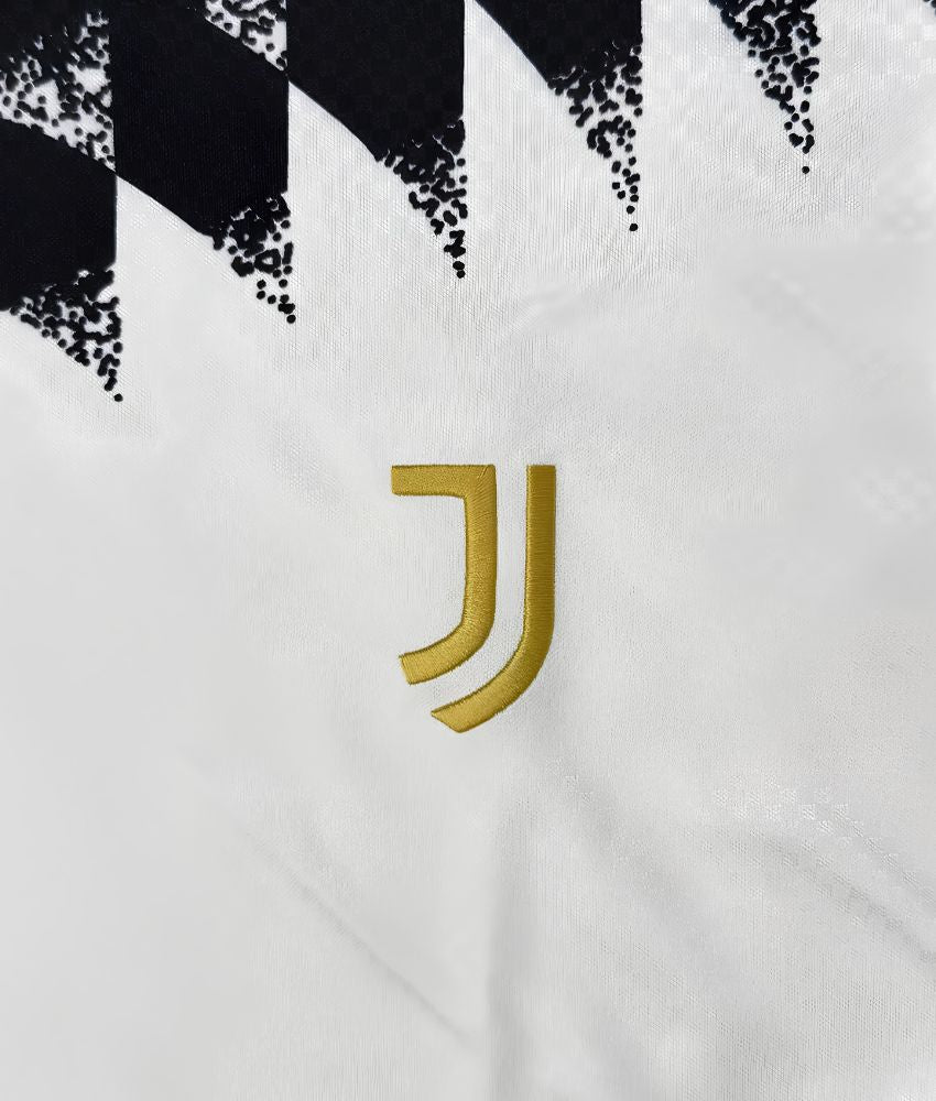 Juventus 2026/27 'Classics' Special Edition Jersey – Fan Version