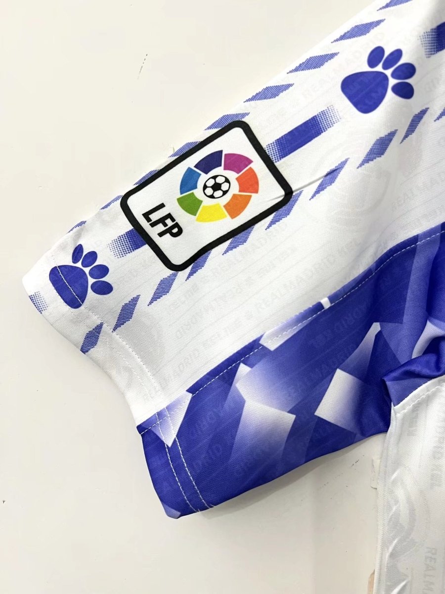 Real Madrid 1996/97 Away Retro Jersey